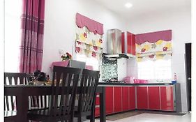Wadihana Homestay (Muslim Only)
